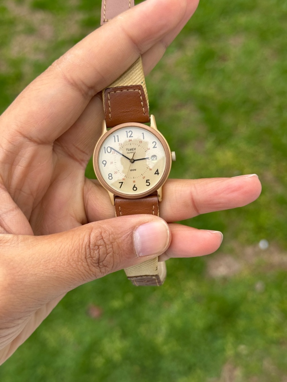 Timex vintage women’s Beige Dial Canvas and Brown Leather Strap Watch - Picture 5 of 6